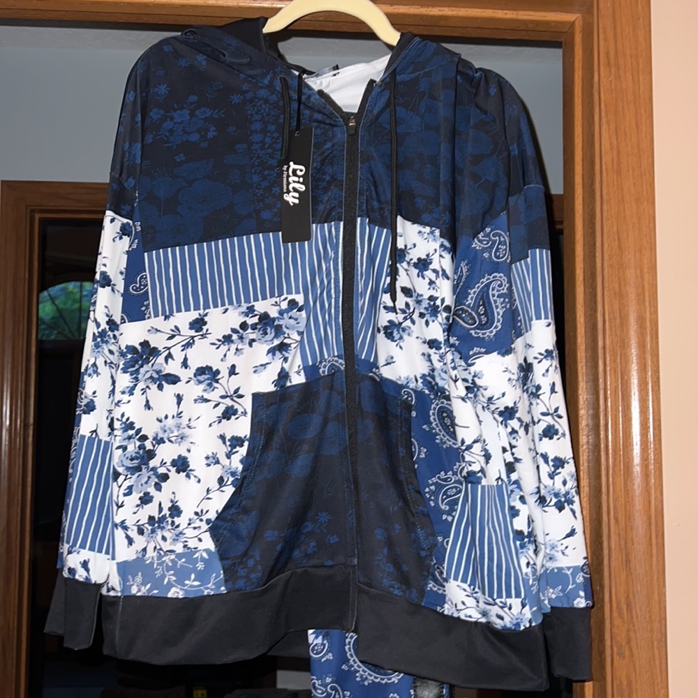 Lily polyester jogging suit. NWOT